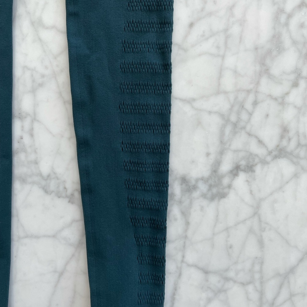 Lululemon 🍋 leggings limited edition - Picture 3 of 4